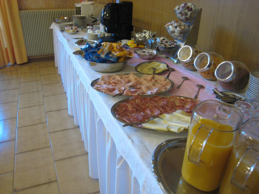 Casa Per Ferie Paola Di Rosa Hotel Arta Terme Bagian luar foto